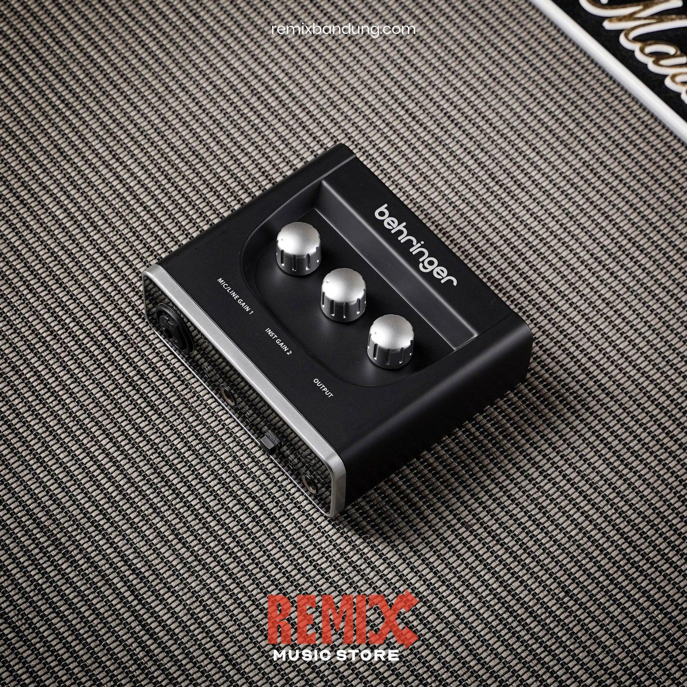 Audio Interface Behringer UM2